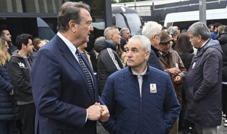 Hasan Arat ile Rıza Çalımbay, Suat Taştan’ın cenaze töreninde bir araya geldi