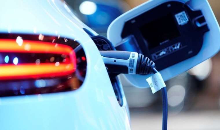 Elektrikli araçlarda hızlı şarj dönemi geliyor: Silikon pil hücreleri test edildi