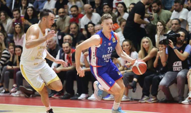 Ante Zizic yıldızlaştı, Anadolu Efes kazandı!