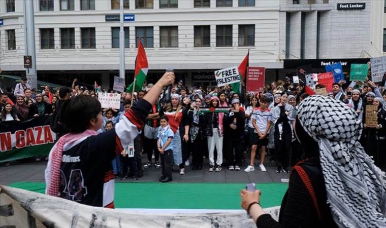 Öğretmenlerden Filistin’e kefiyeli destek