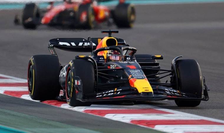 Şampiyon Max Verstappen sezonu galibiyetle bitirdi