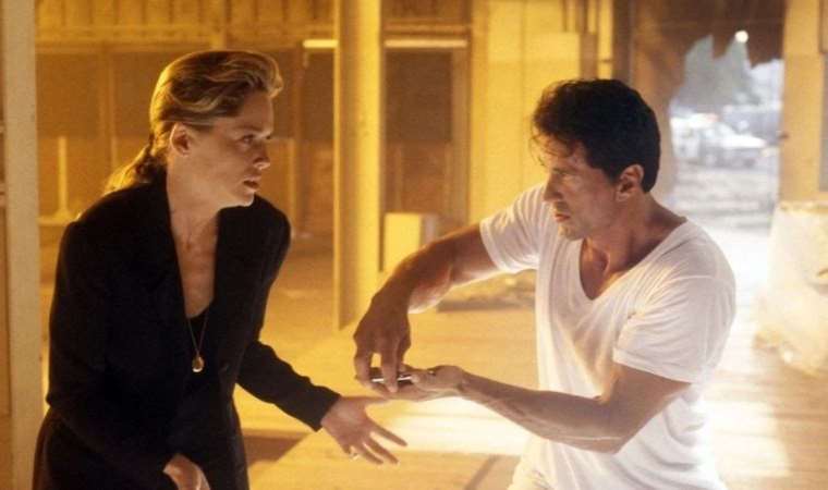 Uzman filminin konusu ne? Uzman filminin oyuncuları kim?