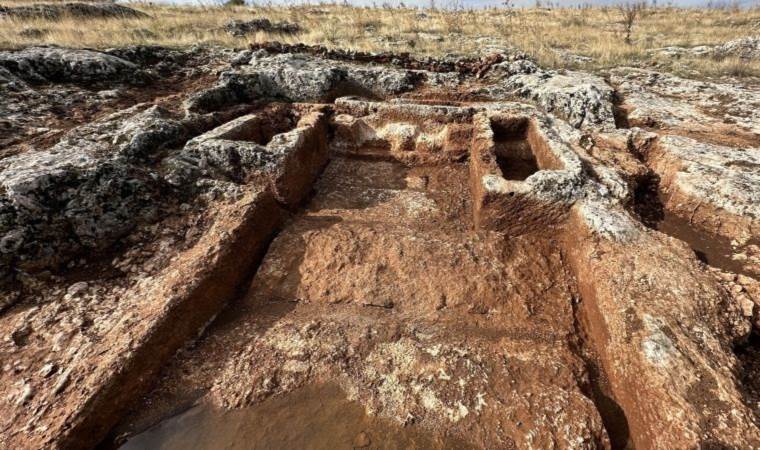 1800 yıllık tarihi eser Perre Antik Kenti’nde yapılan kazı çalışmalarında keşfedildi…