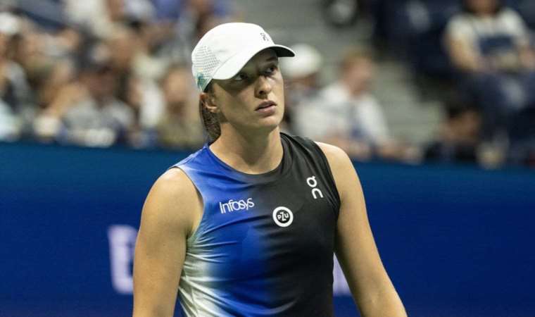 Iga Swiatek, WTA Finalleri’nde finale yükseldi
