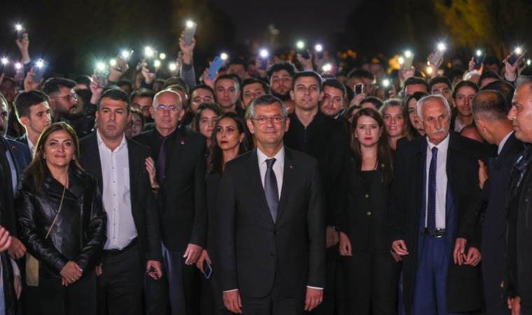 Özgür Özel, ‘Ata’ya Saygı Zinciri’ne katıldı