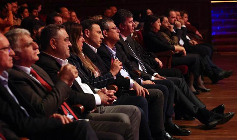 Özgür Özel, ‘Bir Opera Gecesi’ dinletisine katıldı