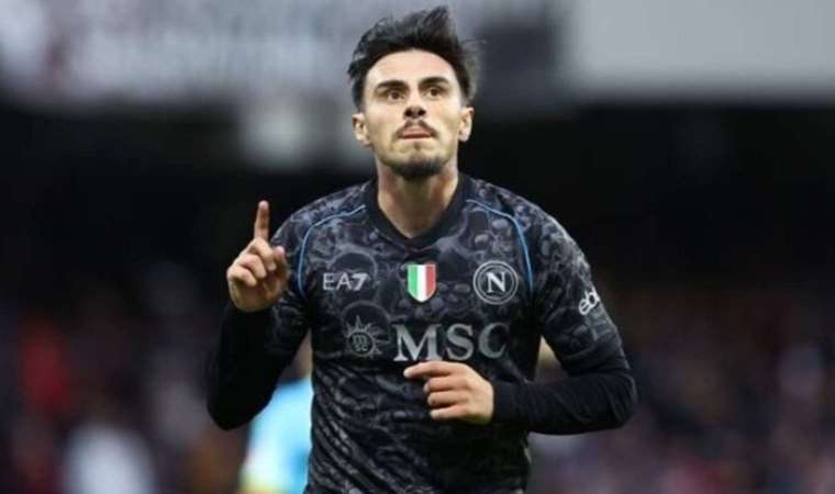 Eljif Elmas attı, Napoli kazandı