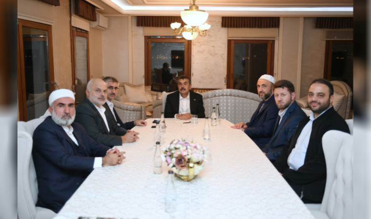 Milli Eğitim Bakanı Yusuf Tekin’in, İsmailağa’ya yakın isimleri ağırladığı ortaya çıktı!