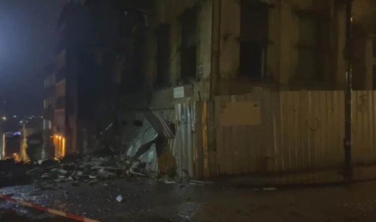 Son dakika… Sultanahmet’te şiddetli yağış sonrası tarihi bina çöktü: Çok sayıda ekip sevk edildi