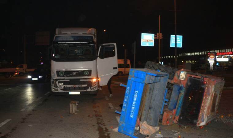 Tokat’ta TIR ile traktör çarpıştı: 2 yaralı