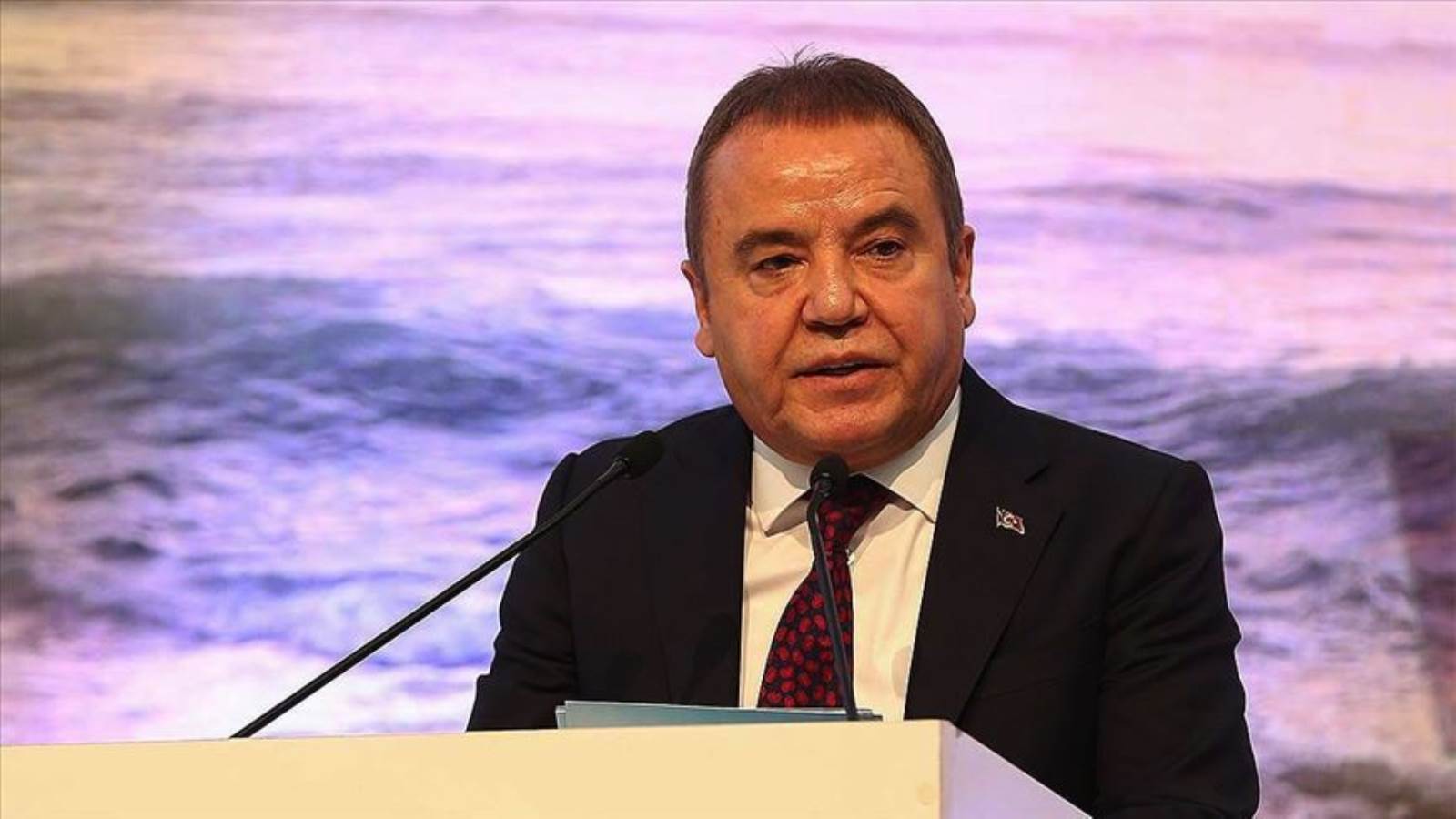 Antalya Büyükşehir Belediyesi’nden ‘halkçı’ projeler