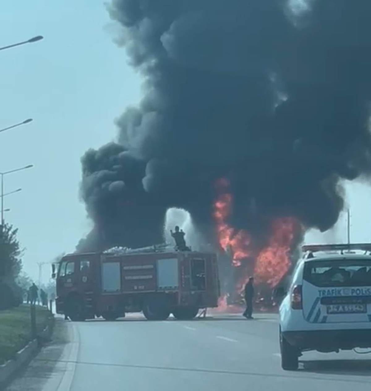 Yolcu otobüsü seyir halindeyken yandı!