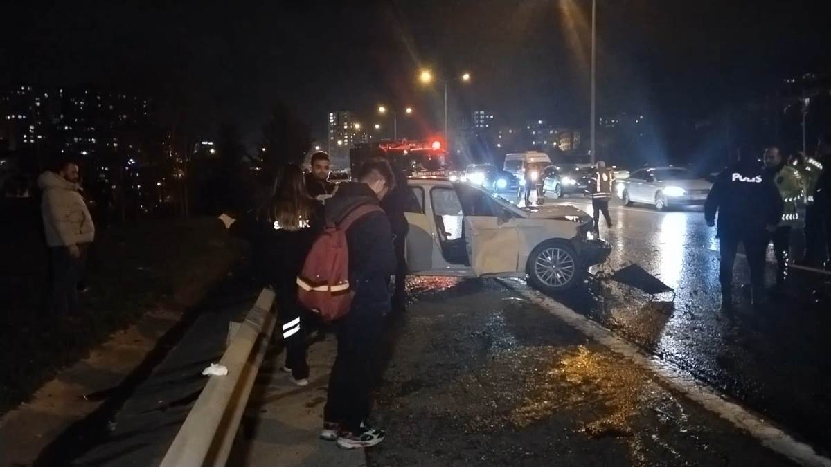 'Hatalı şerit değiştirme' kazaya neden oldu: 2 yaralı