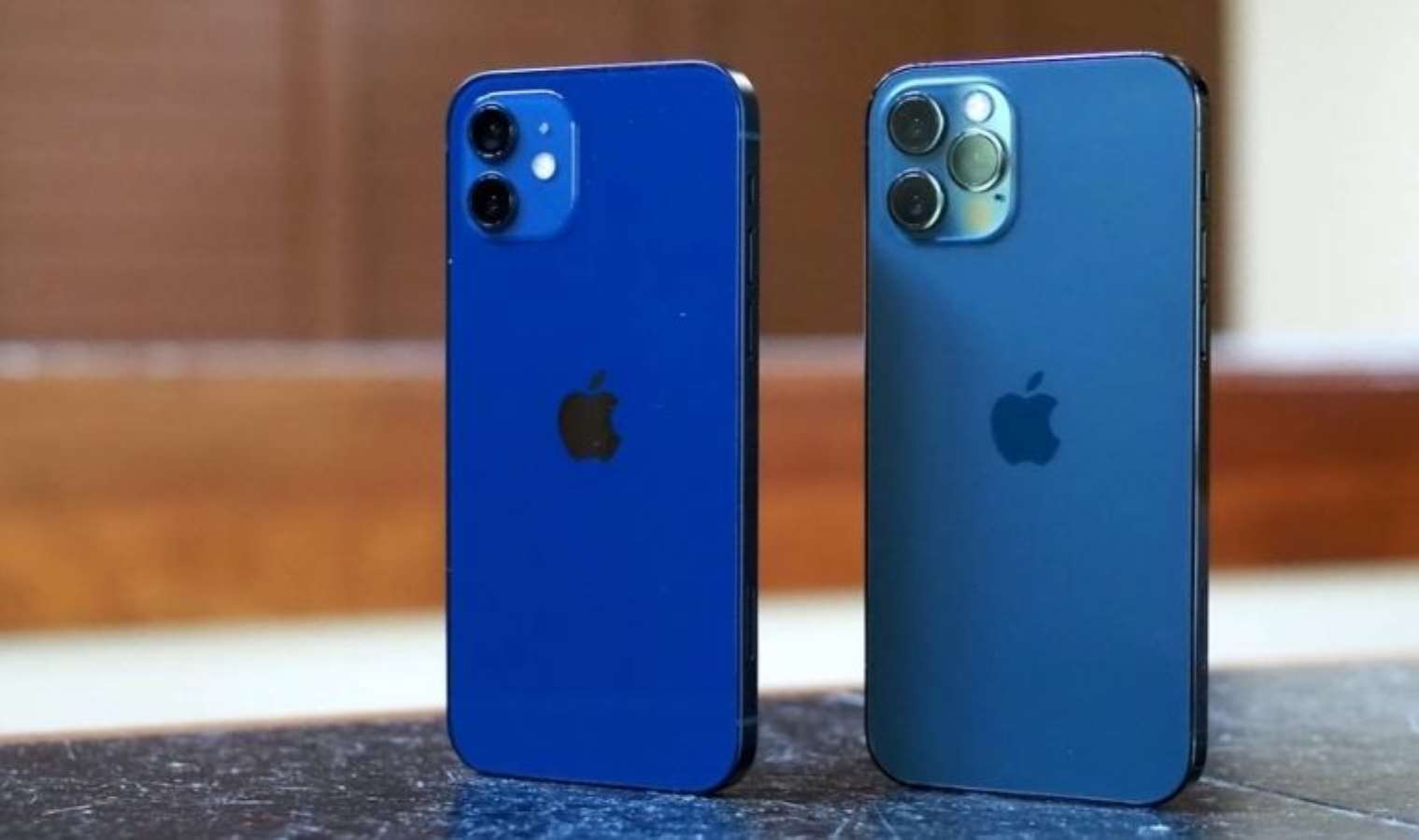 3 ay boyunca nehirde yosunlarla kaplanan iPhone 12 tamamen çalışıyor