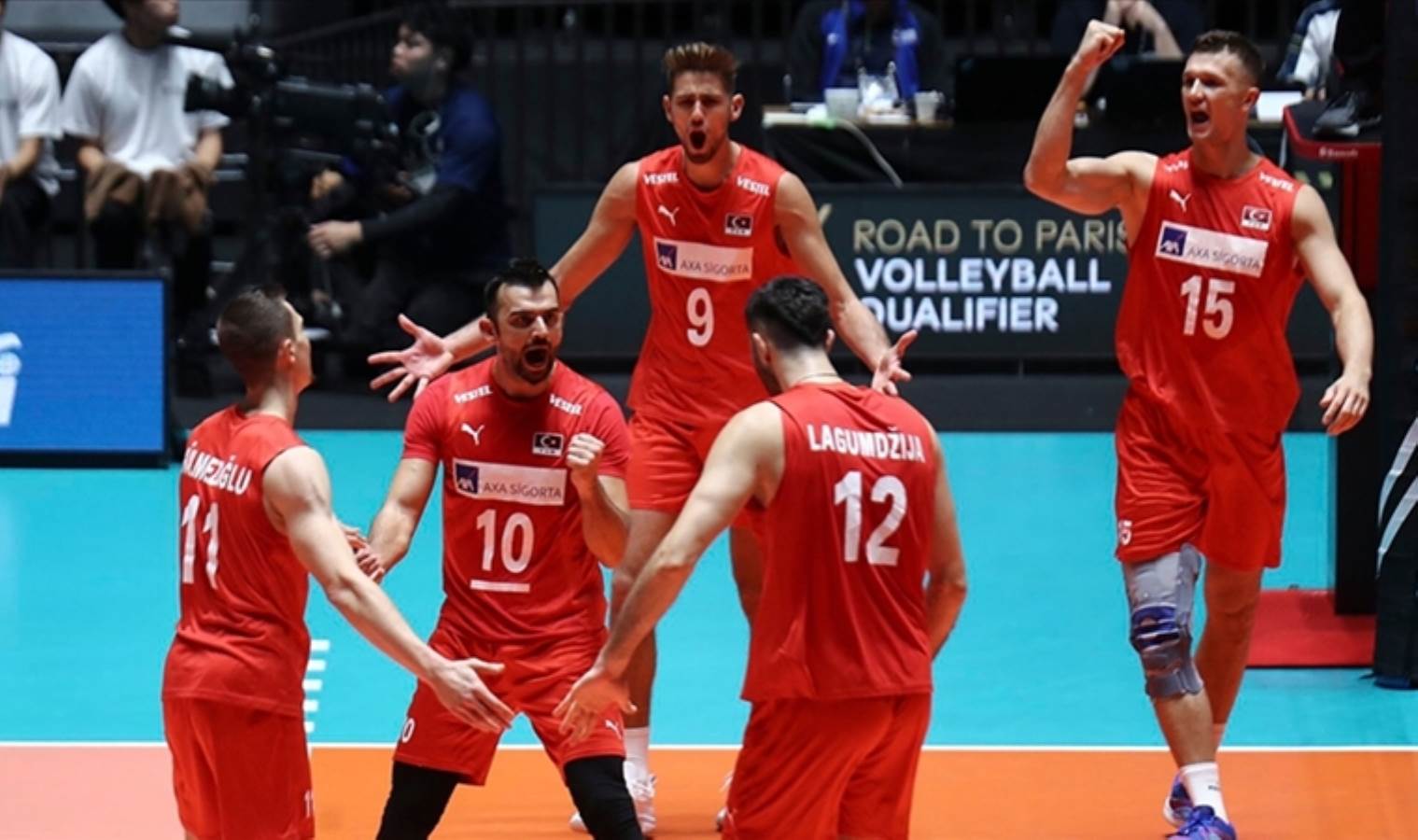 Cumhuriyet'in 100. yılında voleybola Türk damgası!