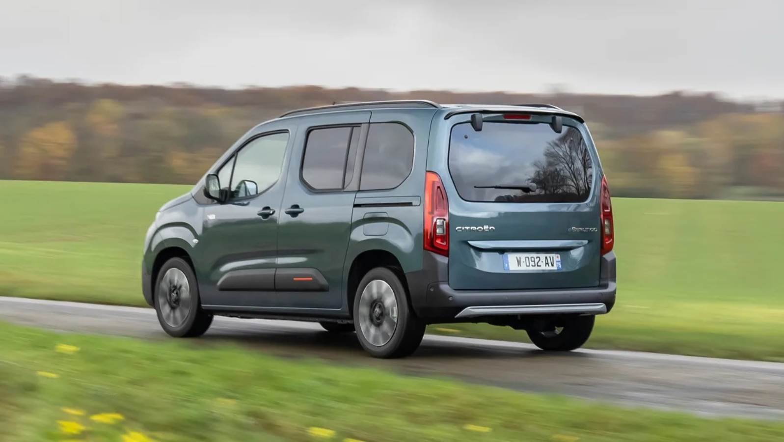 Citroen Berlingo en güncel teknolojiler ve 130 beygirlik dizel motorla geliyor