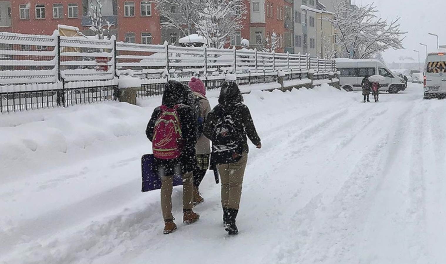 Birçok il ve ilçede eğitime 'kar' engeli