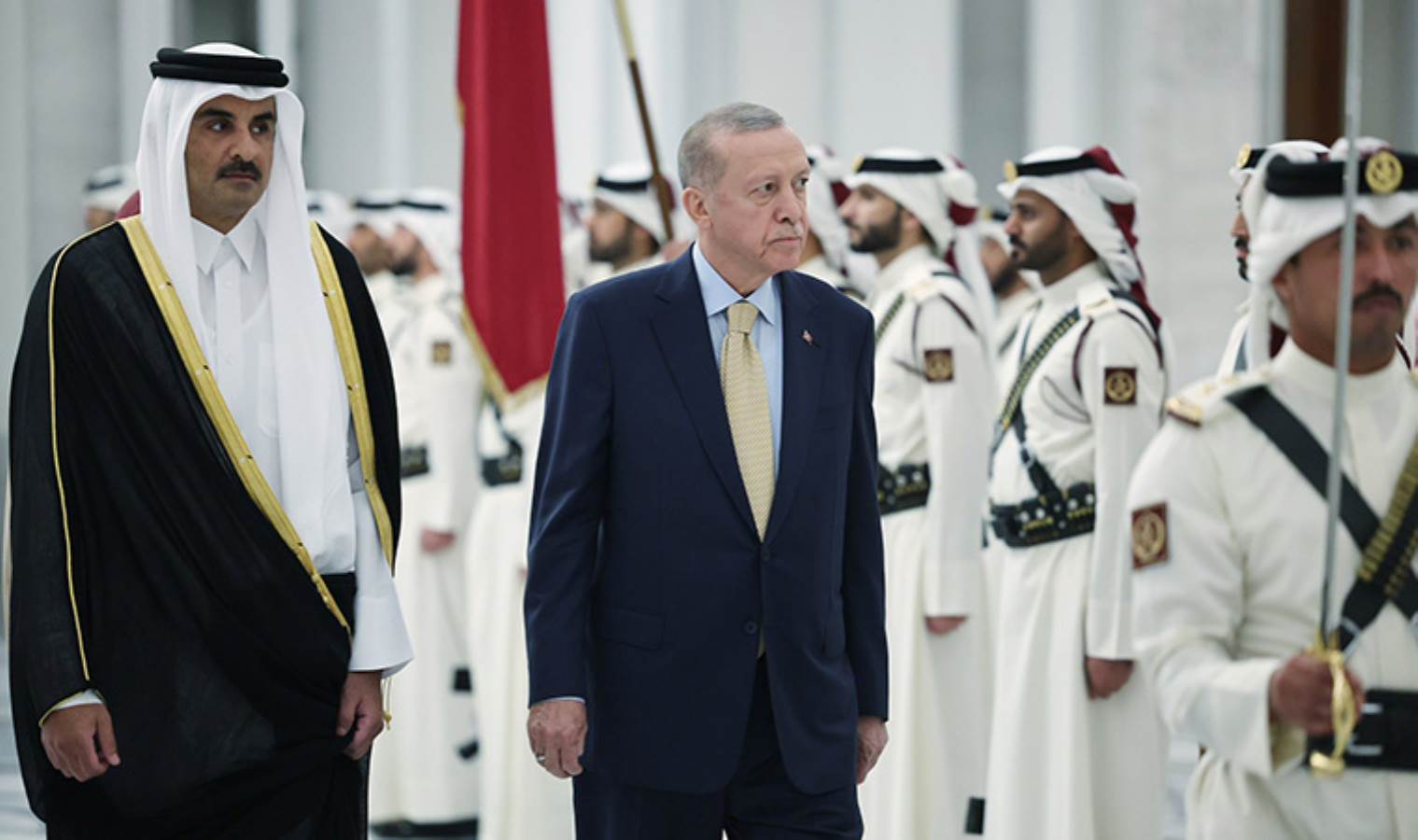 Erdoğan, Katar Emiri Şeyh Temim'le bir araya geldi