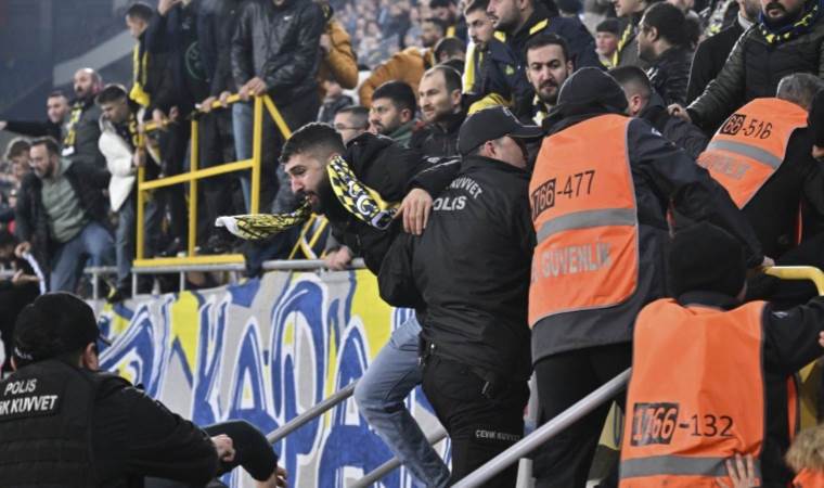 ‘Gecekondu’ taraftar grubundan hakem Halil Umut Meler’e saldıran Faruk Koca’ya destek!