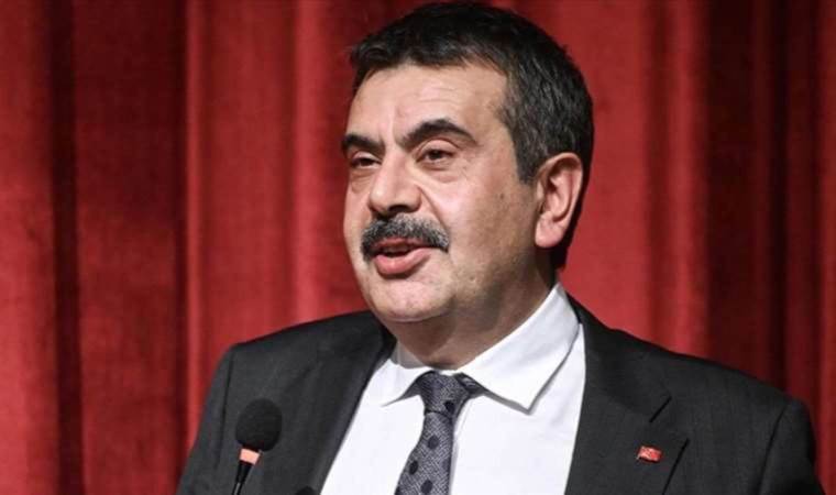 Müfredata koyulacak ‘dini’ dersler için Bakan Tekin ’10 yıllık plan’ dedi, eğitimciler tepki gösterdi: Karanlığa adım atılıyor