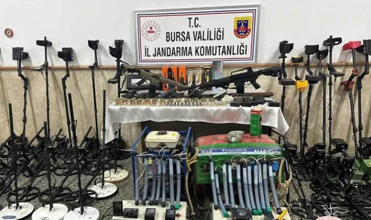 Bursa’da tarihi eser kaçakçılığı operasyonu: Baba-oğul-torun gözaltında!