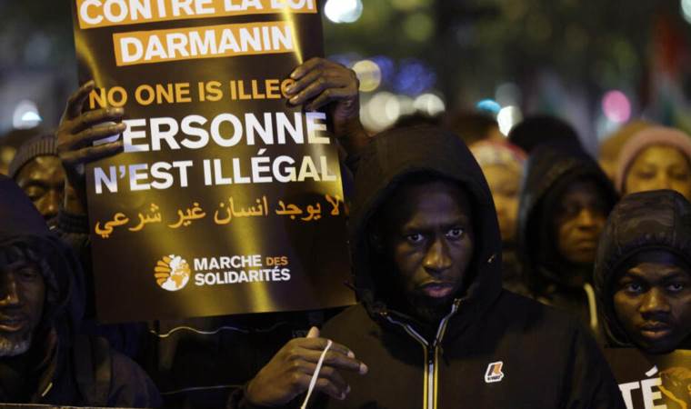Fransa’da göç yasa tasarısına karşı protesto