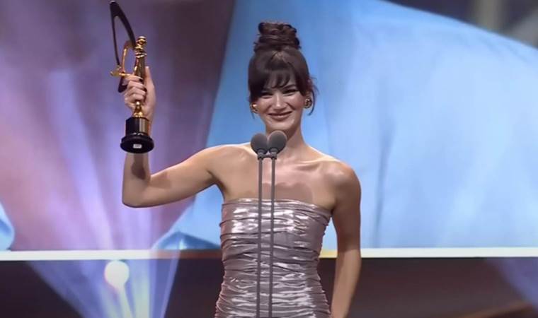 Pınar Deniz’in teşekkür konuşması Sema Ergenekon’u ağlattı