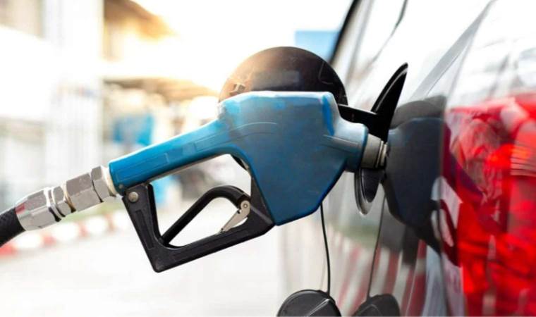 Akaryakıtta tabela değişti! Motorinin ardından benzine de indirim pompaya yansıdı: 9 Aralık 2023 güncel benzin motorin ve LPG fiyatları…