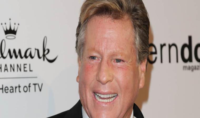 Hollywood efsanesi Ryan O’Neal hayatını kaybetti