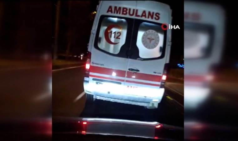 Peşine takıldı, arkadan çarptı: Ambulans hastane yerine polis merkezine gitti