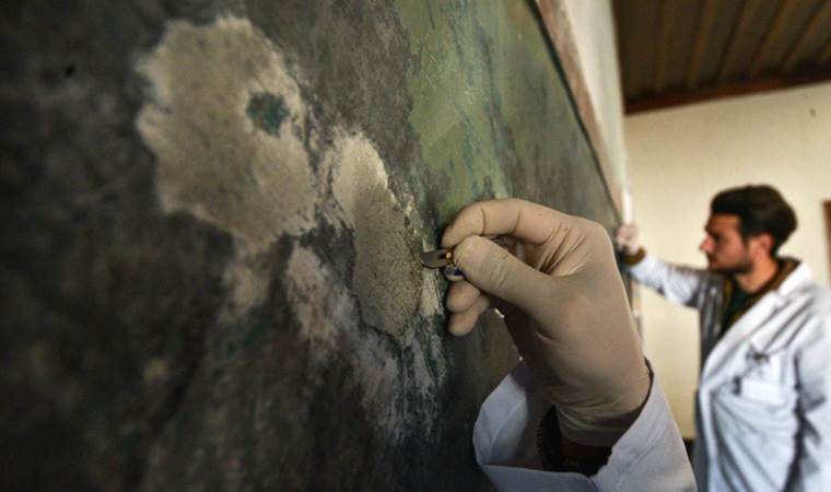 Sıva altından çıkarıldı, üzerindeki izlerle korumaya alındı