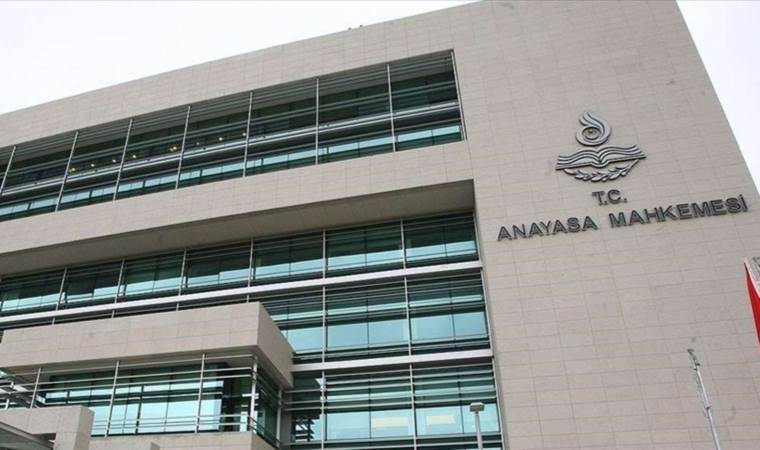 İsmini ‘B’ olarak değiştirmek istedi: AYM’den karar