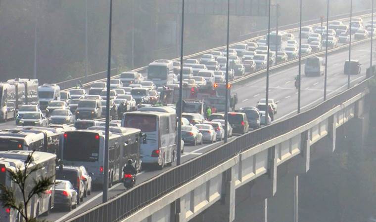 15 Temmuz Şehitler Köprüsü’nde 8 araçlık zincirleme kaza