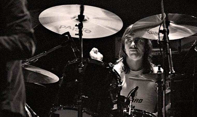 AC/DC’nin efsane bateristi Colin Burgess yaşamını yitirdi