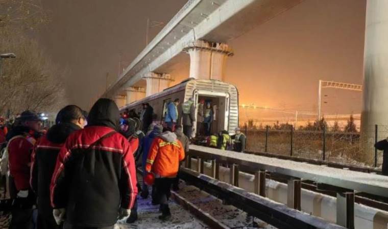 Çin’de iki metro treni çarpıştı: Yüzlerce yaralı var!