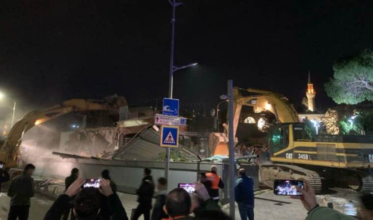 Üsküdar sahili bir kaçak yapıdan daha kurtarıldı