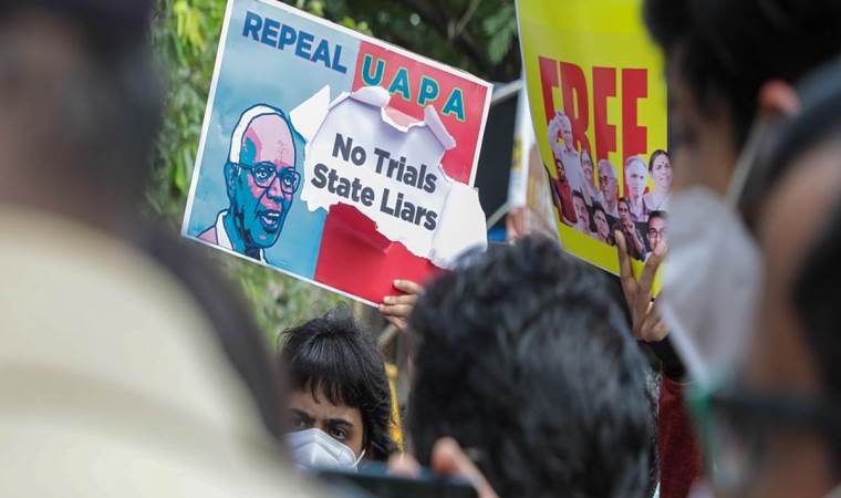 Hz. Muhammed’e hakaret sonrası tansiyon yükseldi