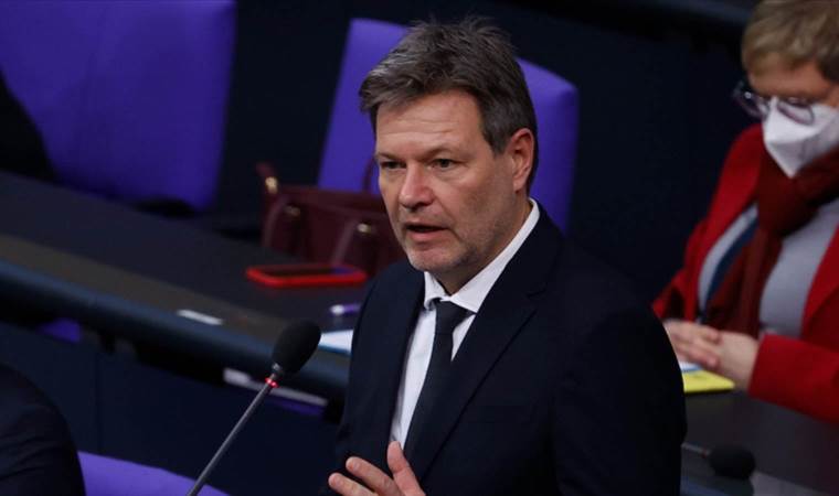 Telefon şakasının son kurbanı Alman bakan oldu