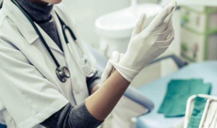 Hemşir ile hasta arasında eldiveni değiştir kavgası: 3 gözaltı