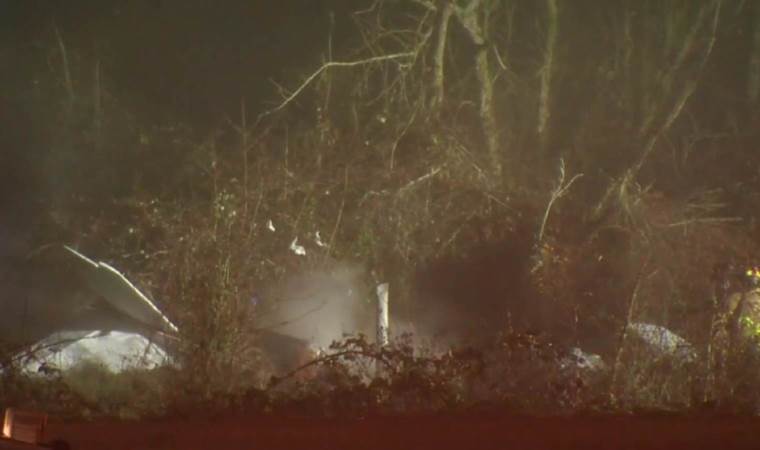 ABD’de küçük uçak elektrik hattına çarptı: 3 ölü