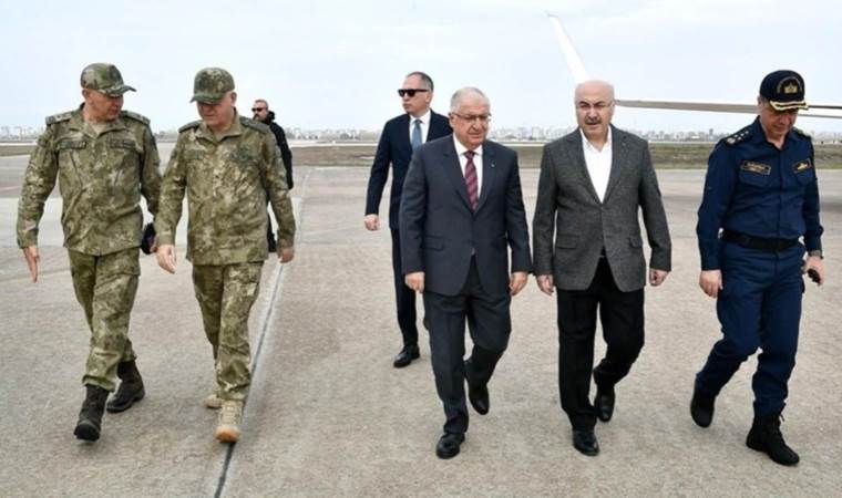 Milli Savunma Bakanı Yaşar Güler İncirlik Üssü’nde