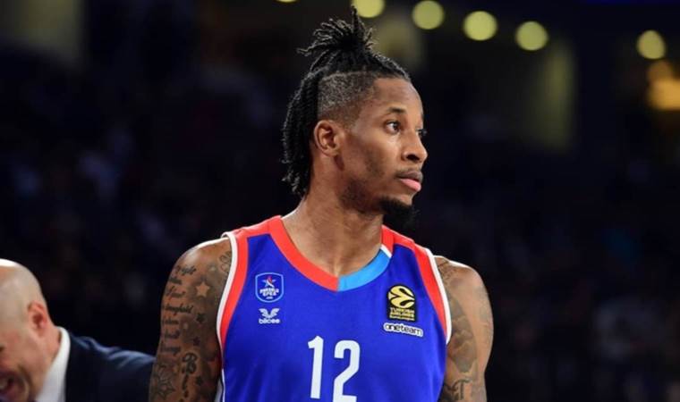 Anadolu Efes’e 2 yıldızından kötü haber!