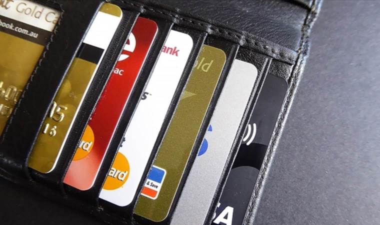 Kredi kartıyla harcamalara düzenleme sinyali!  Taksit dönemi sona mı eriyor?