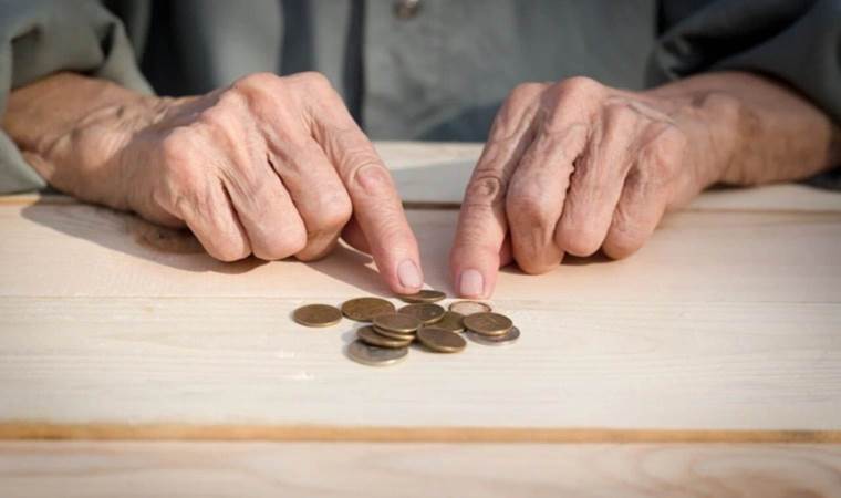 Prof Dr. Aziz Çelik emekli aylıklarındaki vahim tabloya dikkat çekti! ‘Ortalama maaş dibe vurdu’