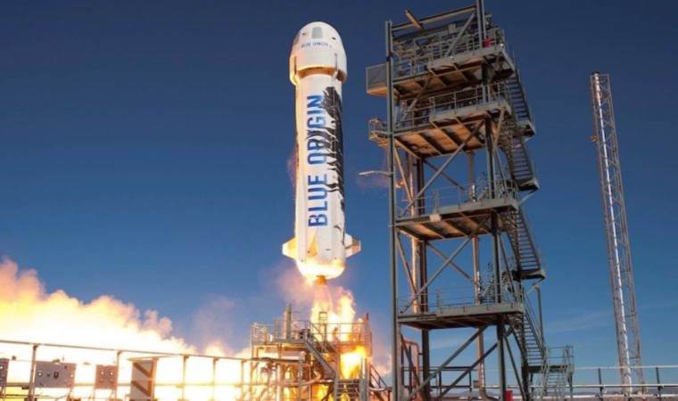 Jeff Bezos’un Blue Origin’i New Shepard roketini başarıyla fırlattı