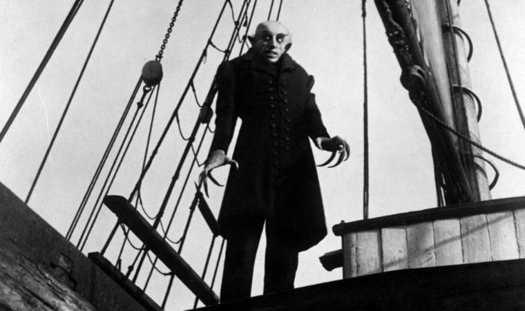 Efsane oyuncu kadrosuyla Nosferatu yeniden çevrimi geliyor…