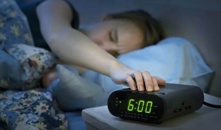 Başucumuzdaki büyük tehlike: Alarm sesine uyanmak kalp krizine neden olabilir