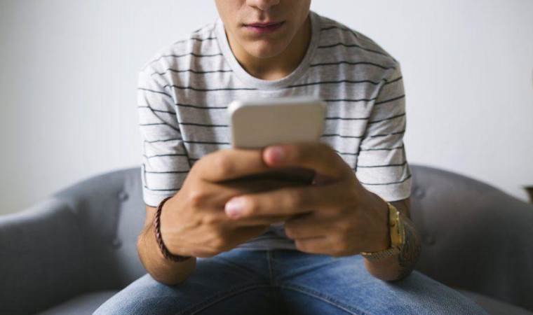 İngiltere’de porno izlemek için yüz taraması gerekebilir