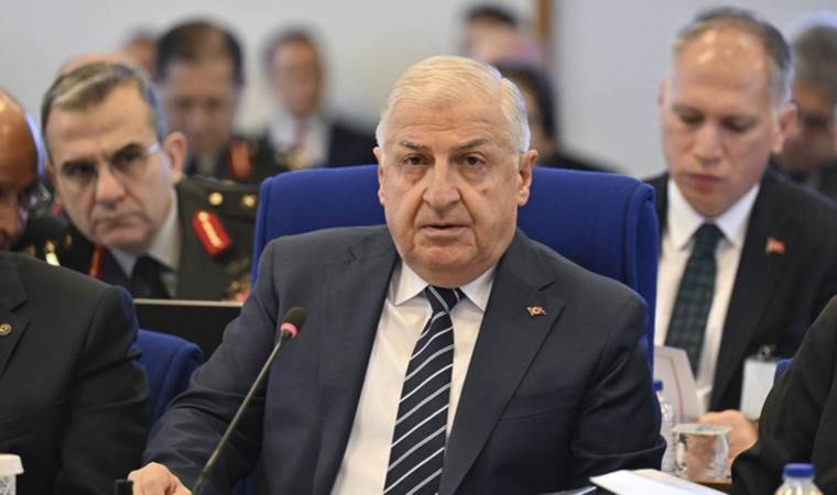 Atatürk fotoğrafı yırtılmıştı… Bakan Yaşar Güler’den Tuzla Piyade Okulu’ndaki skandalla ilgili açıklama