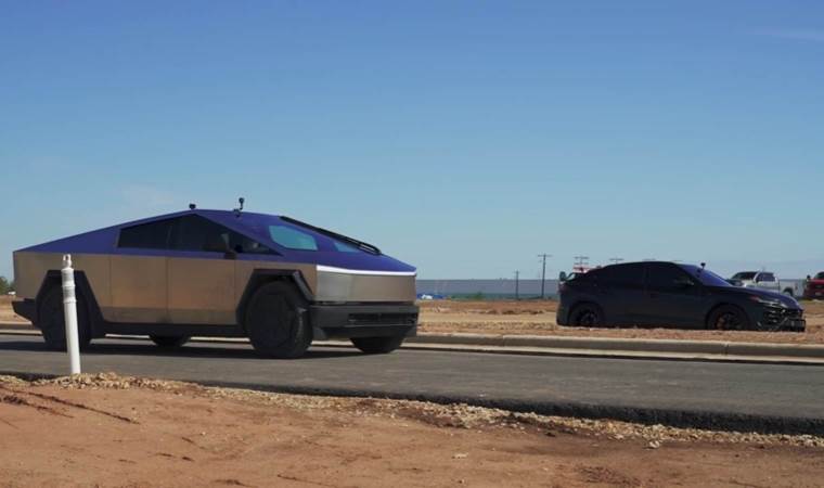Lamborghini Urus ve Tesla Cybertruck drag yarışında karşılaştı: Video yayımlandı
